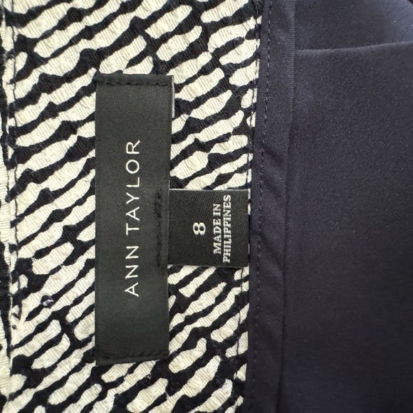 Ann Taylor. Skirt. Navy blue/white. Size 8 - Picture 7 of 7
